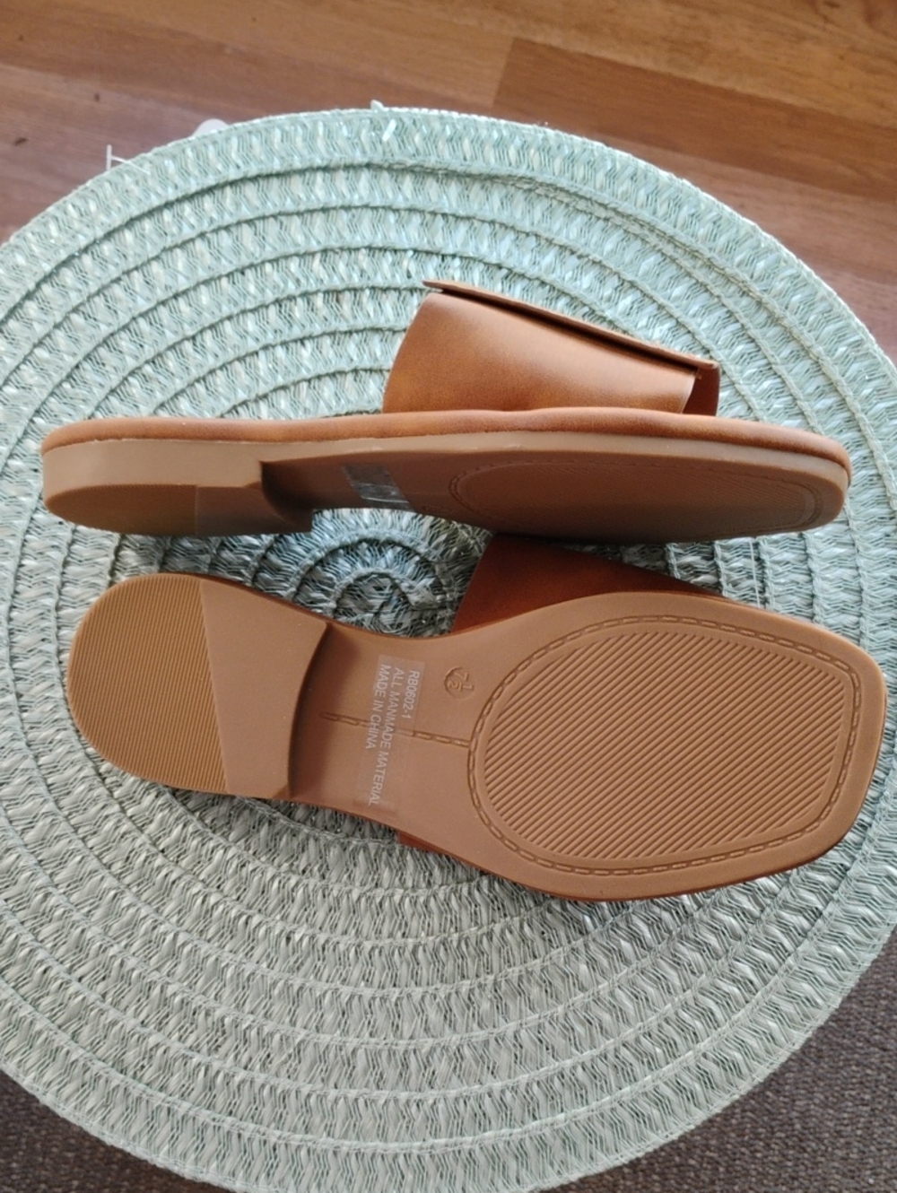 NWOT ROUGE HELIUM WOMEN'S SANDALS - Picture 5 of 6